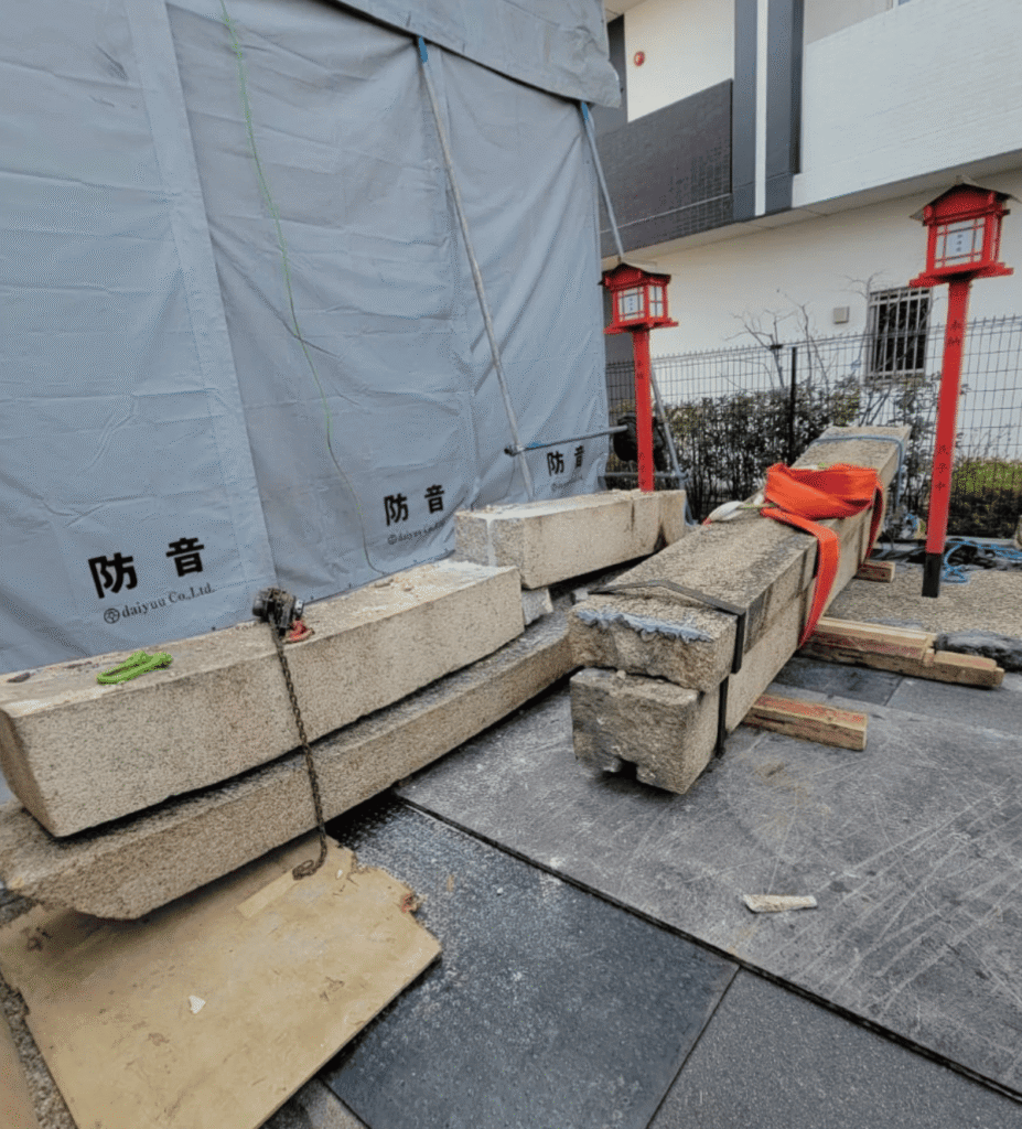 鳥居撤去を行いました|大阪の解体工事・整地まで対応|大建設工業
