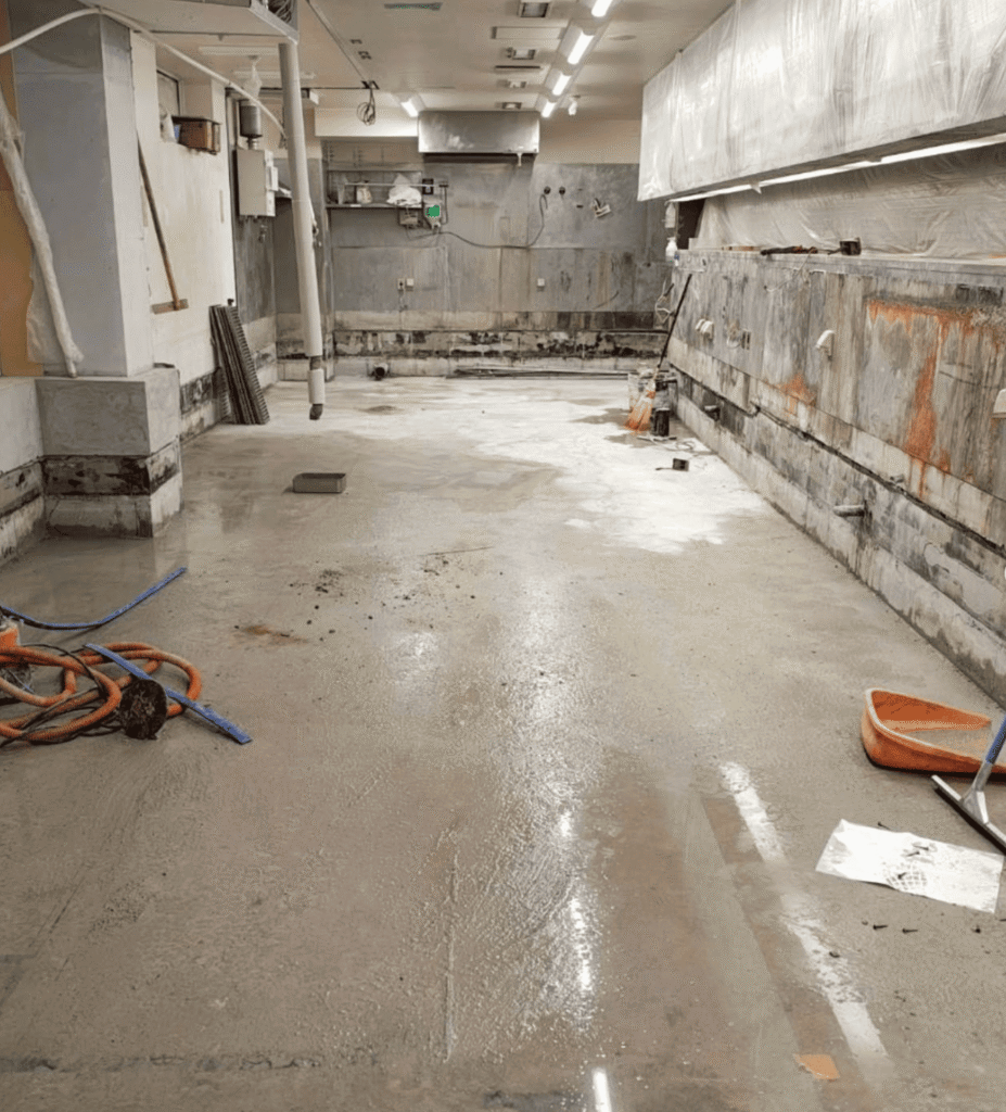 吹田市江坂　店舗斫り工事